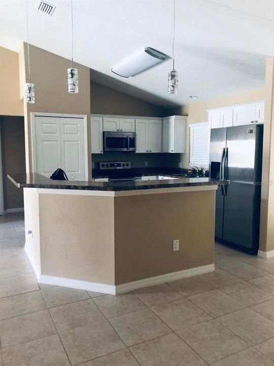 Recently Rented: $1,895 (3 beds, 2 baths, 1657 Square Feet)