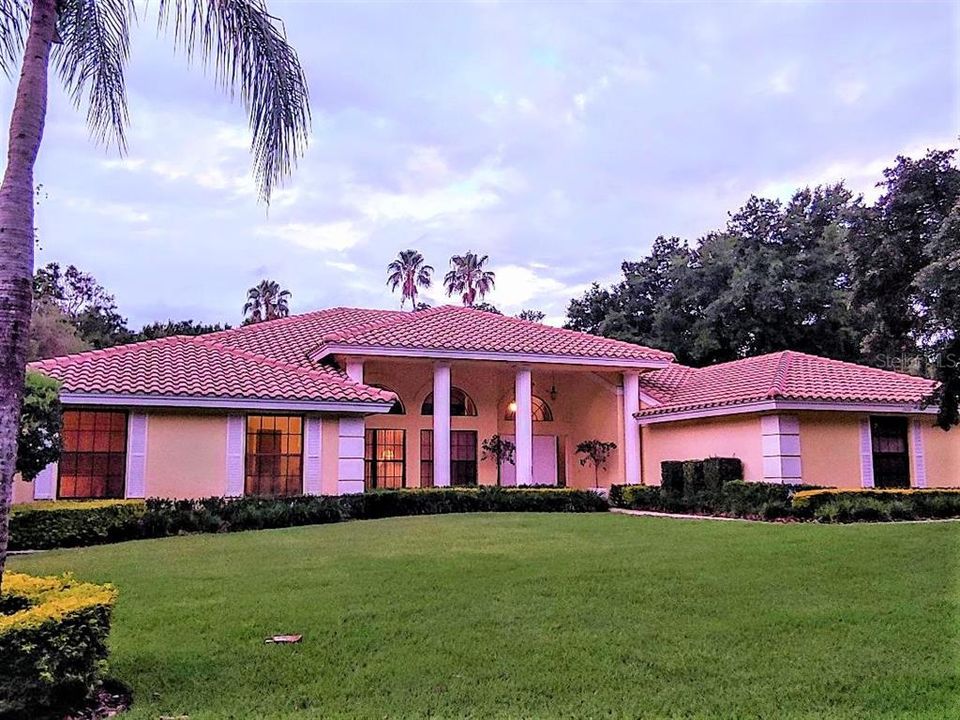 Vendido Recientemente: $979,000 (4 camas, 4 baños, 4171 Pies cuadrados)