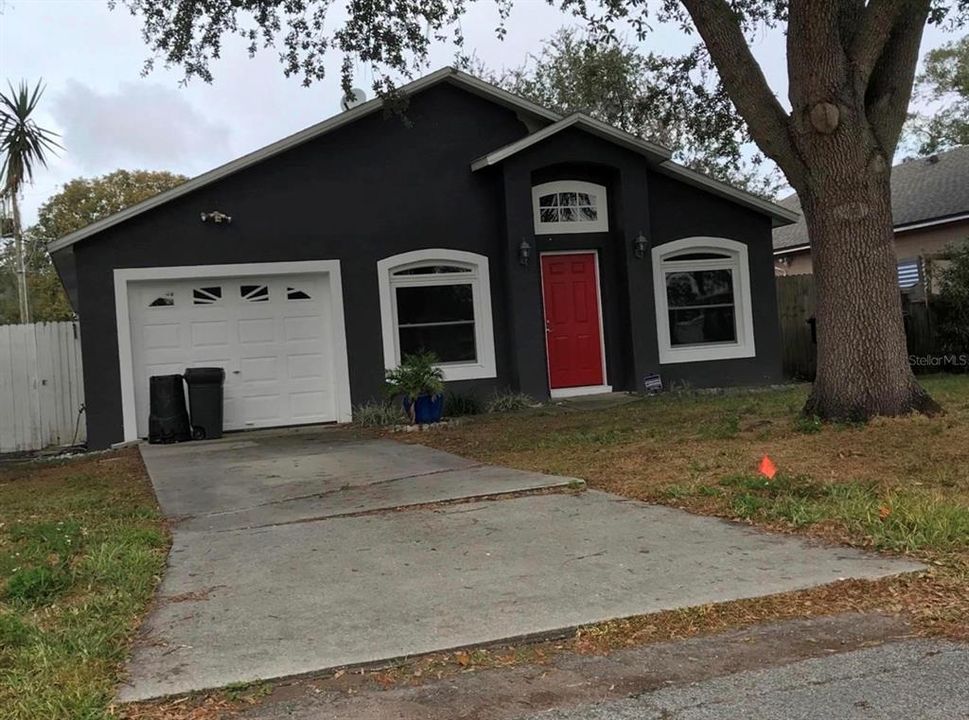 Recently Sold: $315,000 (3 beds, 2 baths, 1276 Square Feet)