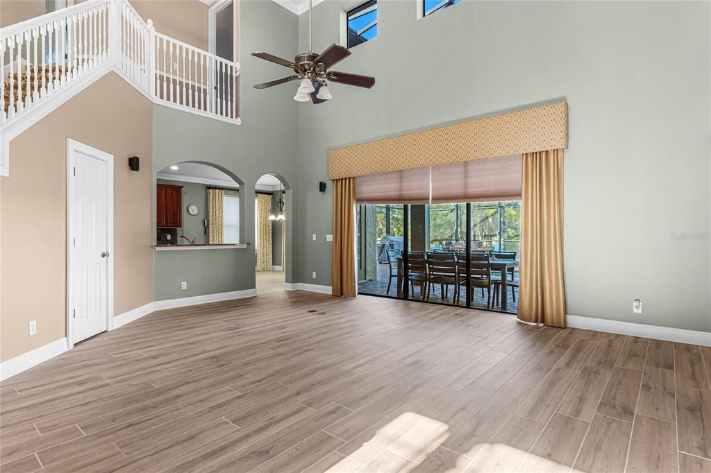 Recently Sold: $800,000 (5 beds, 4 baths, 4305 Square Feet)