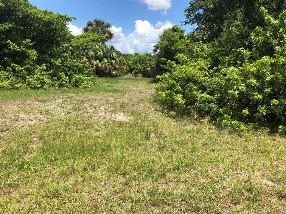 最近售出: $32,900 (0.23 acres)