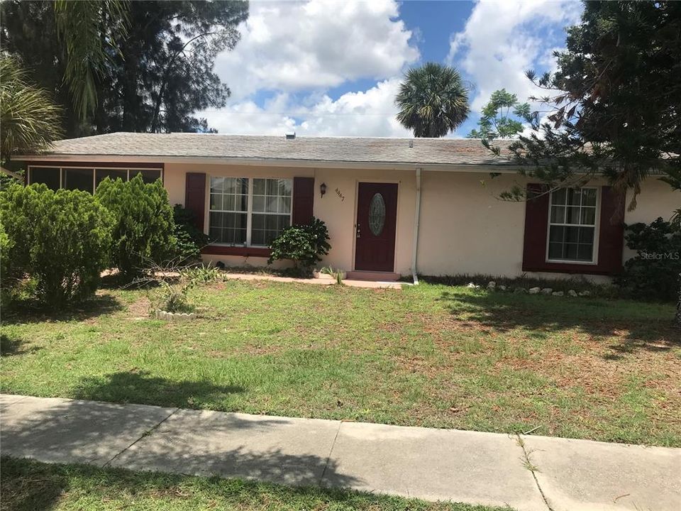 Recently Sold: $156,000 (2 beds, 2 baths, 917 Square Feet)