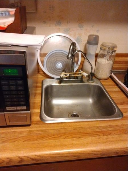 Extra sink in Kitchen