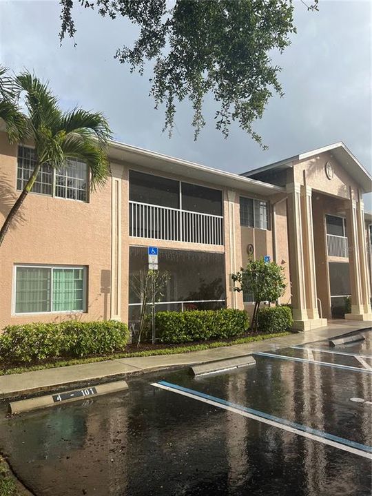 Recently Sold: $260,000 (2 beds, 2 baths, 1124 Square Feet)