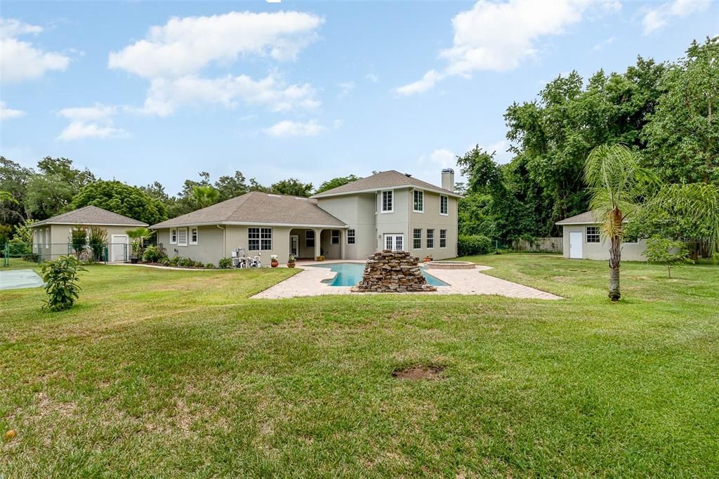 Recently Sold: $689,900 (5 beds, 3 baths, 3180 Square Feet)