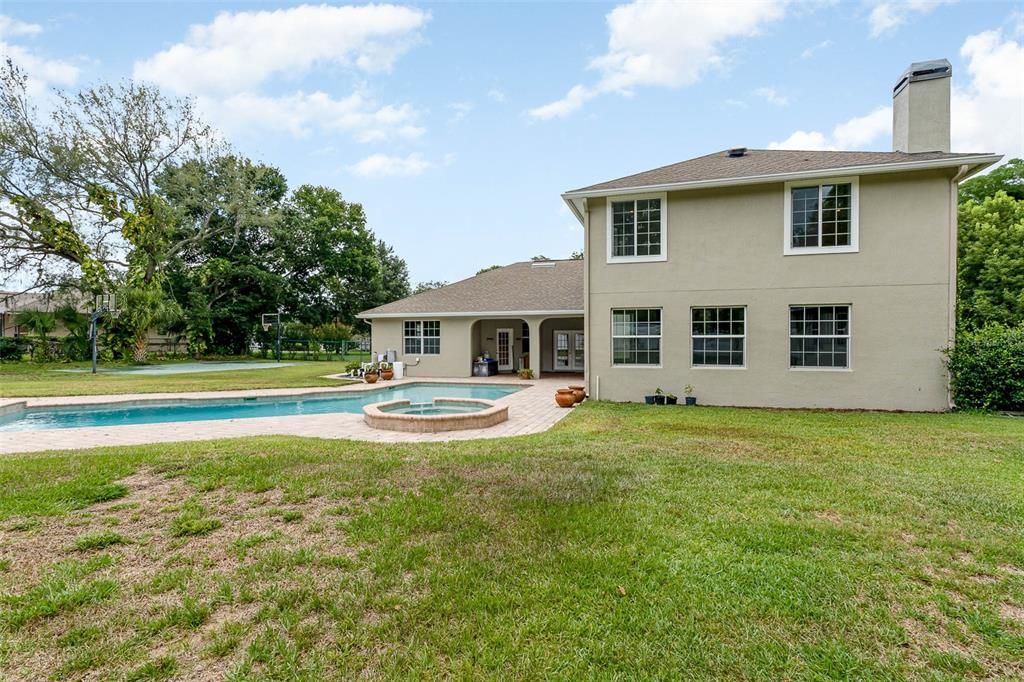 Recently Sold: $689,900 (5 beds, 3 baths, 3180 Square Feet)