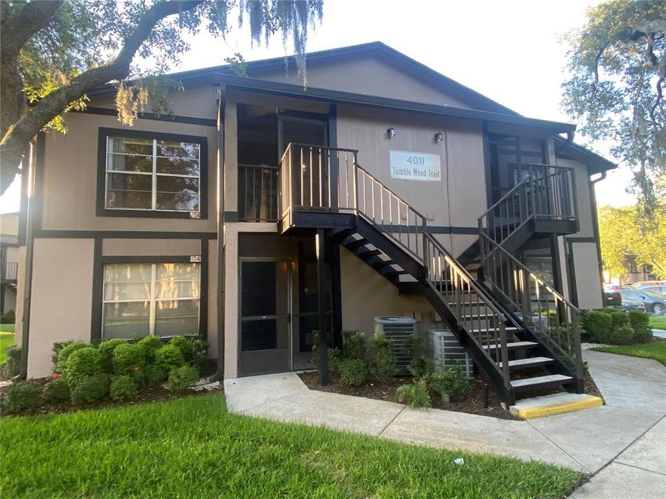 Recently Sold: $166,000 (2 beds, 2 baths, 912 Square Feet)