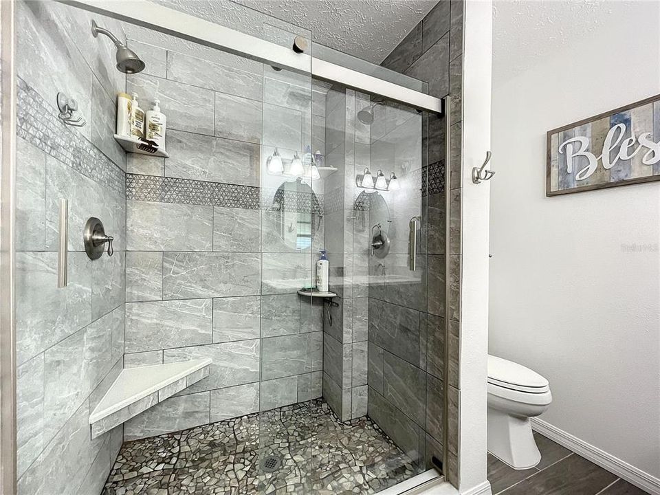 最近售出: $849,000 (4 贝兹, 2 浴室, 2248 平方英尺)