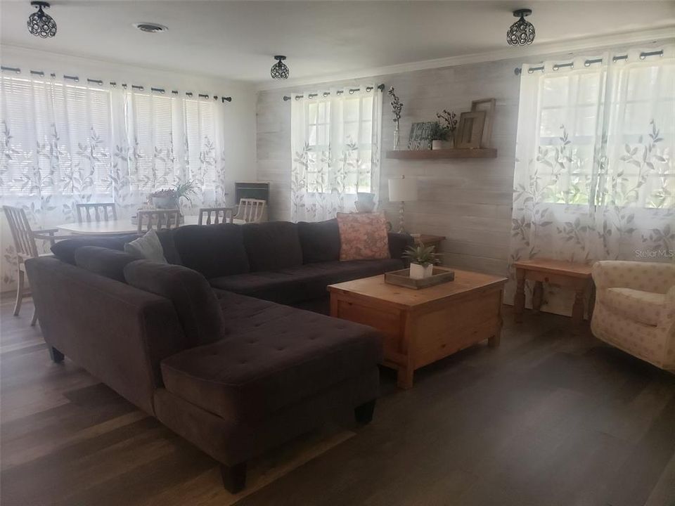 Vendido Recientemente: $325,000 (2 camas, 1 baños, 1252 Pies cuadrados)