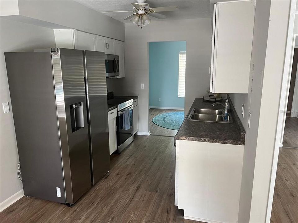 Recently Rented: $2,500 (3 beds, 2 baths, 1633 Square Feet)