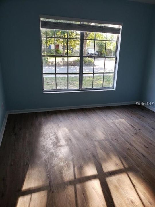 Recently Rented: $2,500 (3 beds, 2 baths, 1633 Square Feet)