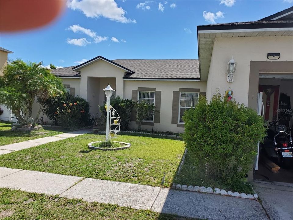 Recently Sold: $295,000 (3 beds, 2 baths, 1413 Square Feet)