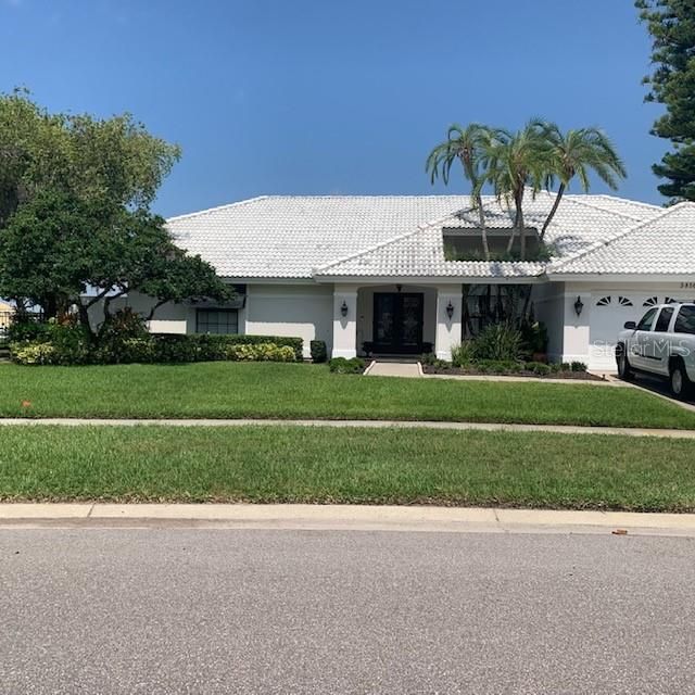 Recently Sold: $1,000,000 (4 beds, 3 baths, 2811 Square Feet)