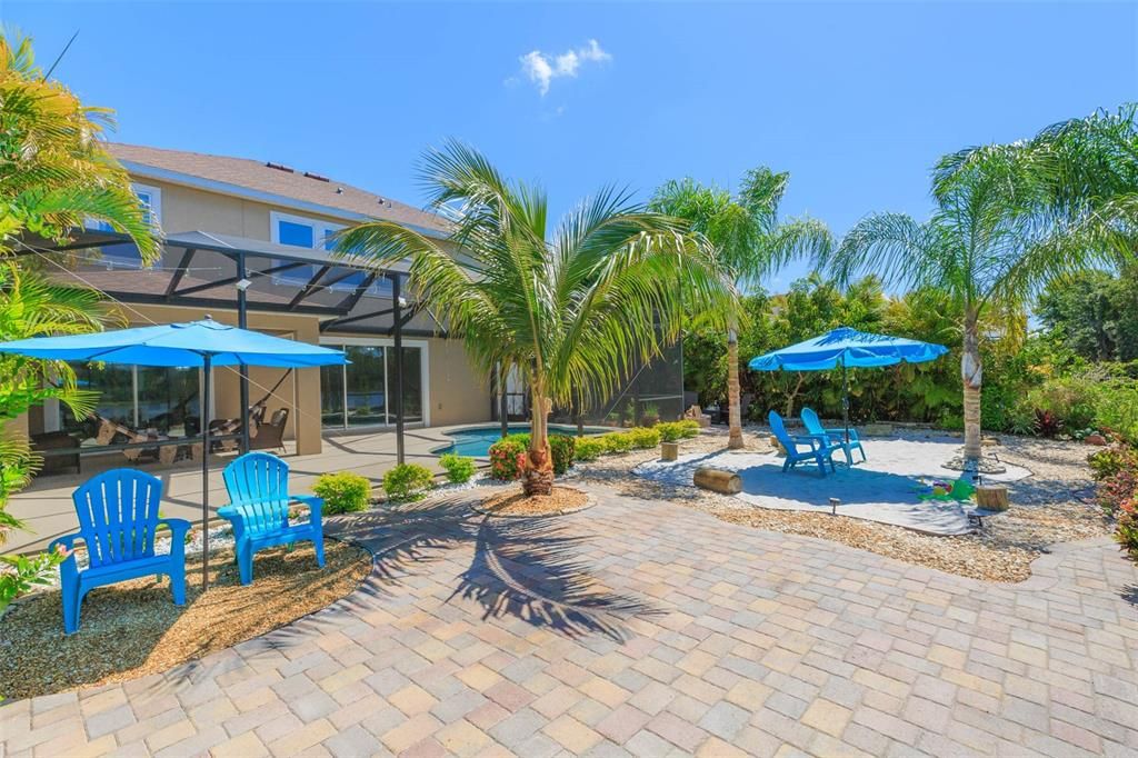 Recently Sold: $780,000 (5 beds, 4 baths, 3927 Square Feet)
