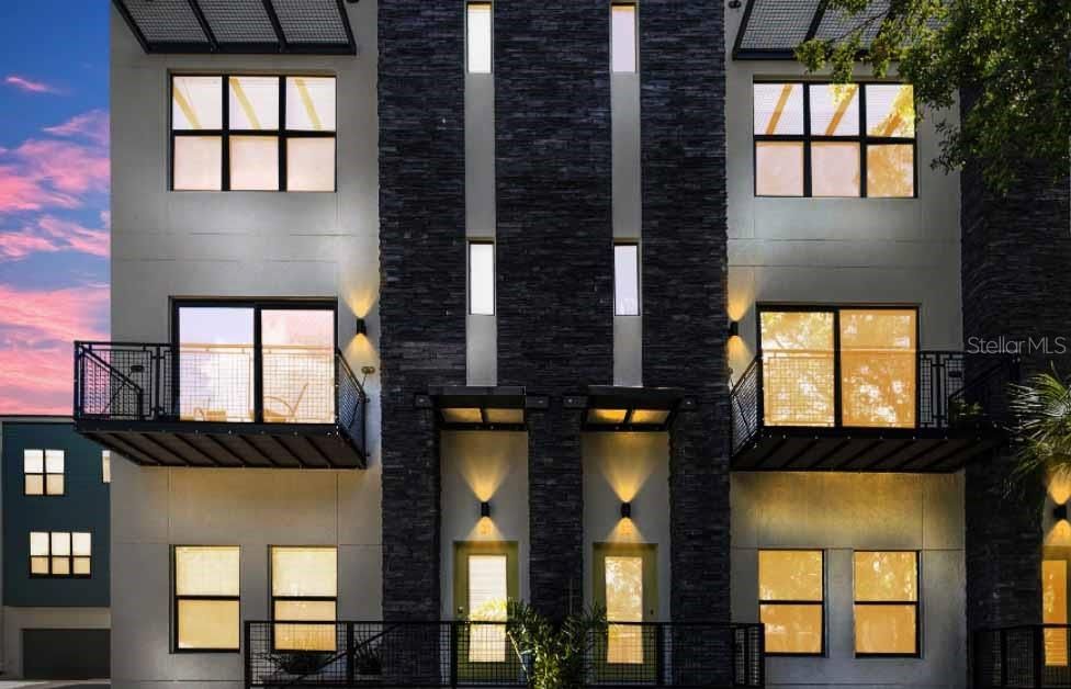 Vendido Recientemente: $665,990 (3 camas, 3 baños, 1912 Pies cuadrados)