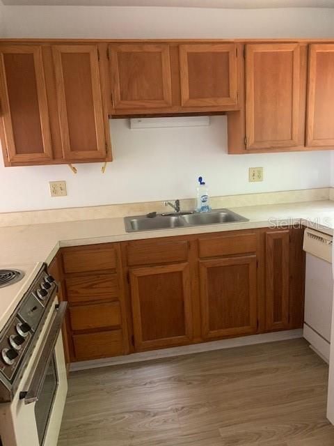 Recently Sold: $125,000 (2 beds, 1 baths, 930 Square Feet)