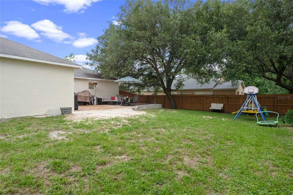 Recently Sold: $330,000 (3 beds, 2 baths, 1438 Square Feet)