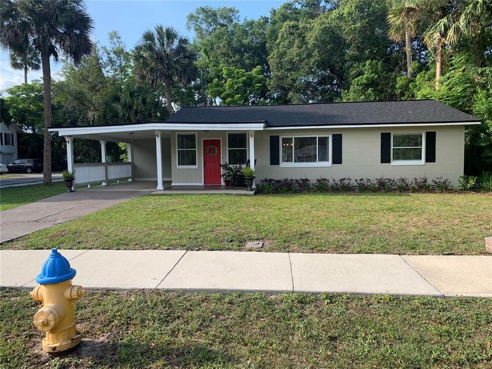 最近售出: $275,400 (2 贝兹, 1 浴室, 1107 平方英尺)