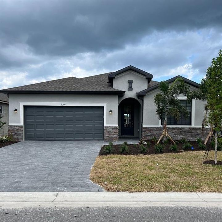 Recently Sold: $406,796 (3 beds, 3 baths, 2201 Square Feet)