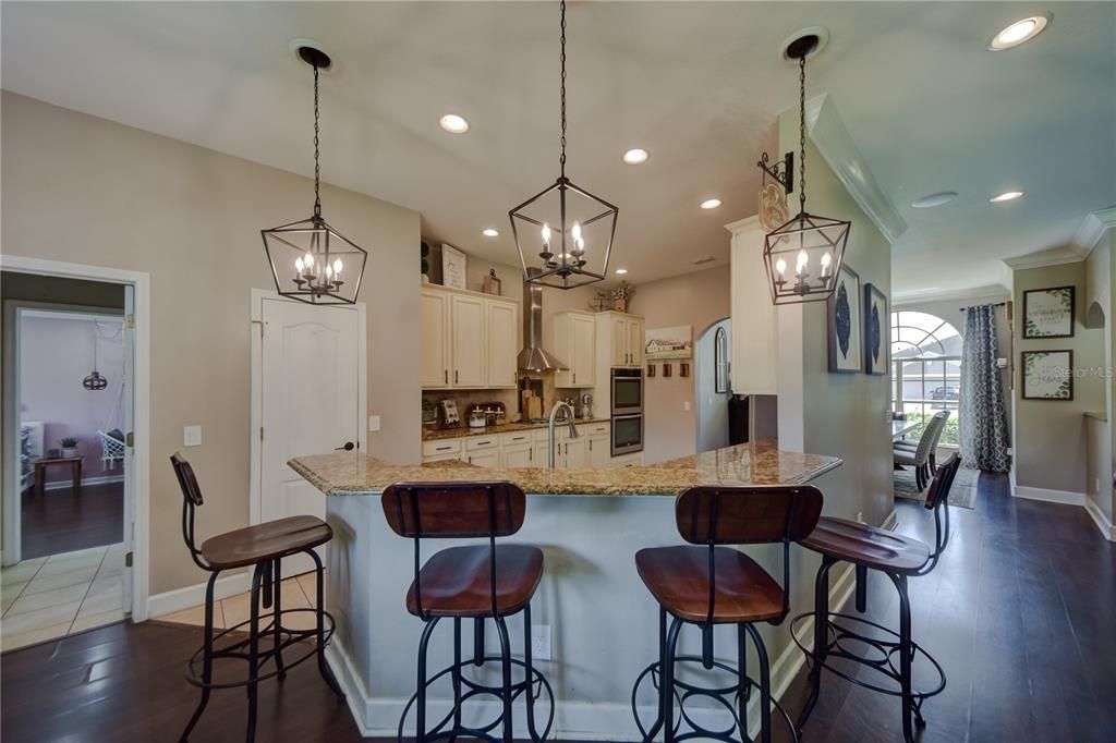 Recently Sold: $680,000 (6 beds, 4 baths, 3708 Square Feet)