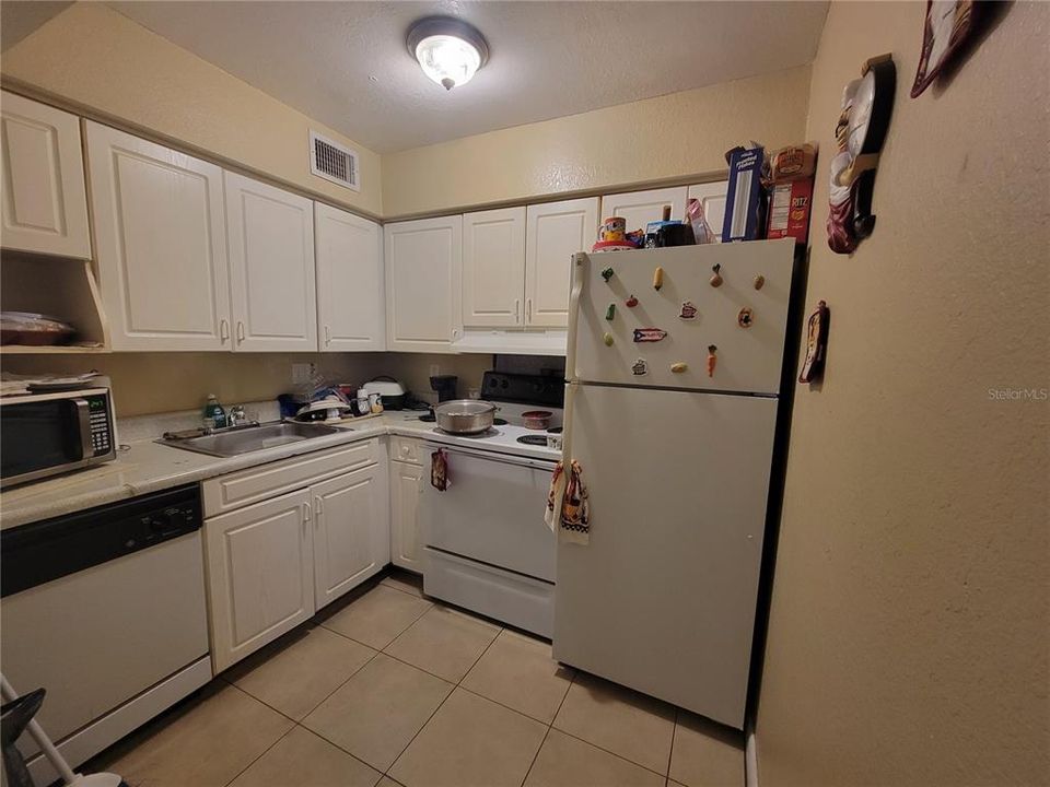 Recently Sold: $140,000 (2 beds, 2 baths, 700 Square Feet)