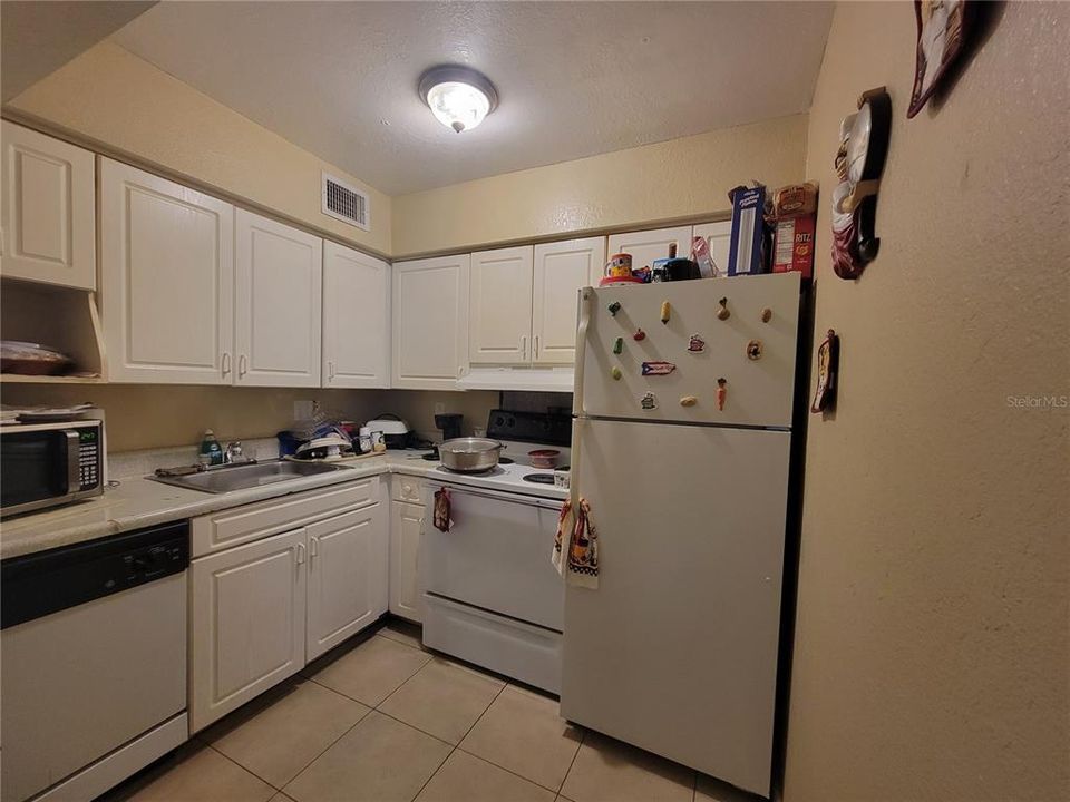 Recently Sold: $140,000 (2 beds, 2 baths, 700 Square Feet)