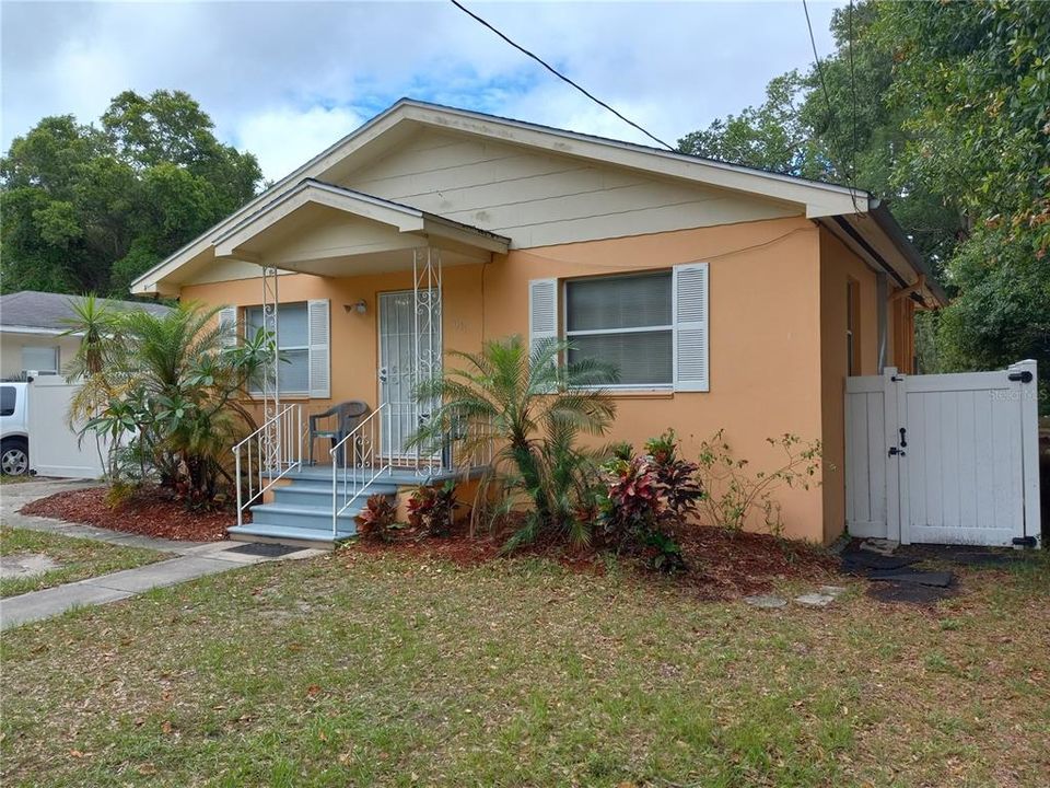 Recently Rented: $2,395 (3 beds, 3 baths, 1200 Square Feet)