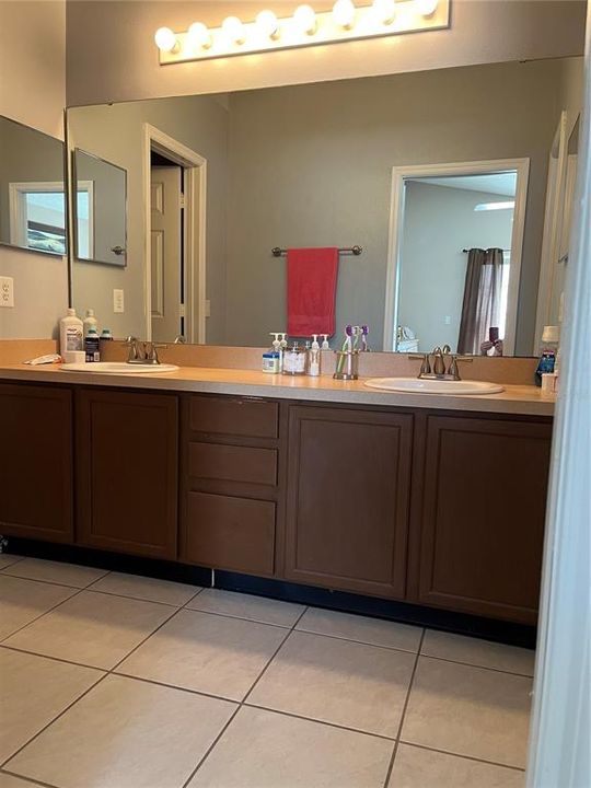 MAIN BATHROOM