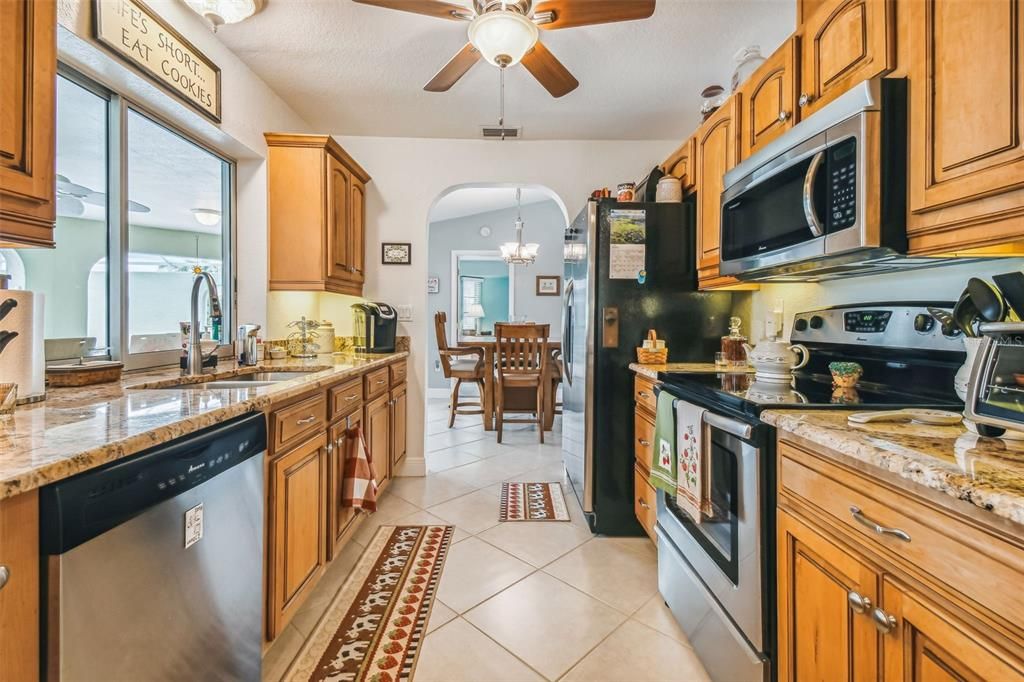 Recently Sold: $459,900 (3 beds, 2 baths, 1870 Square Feet)
