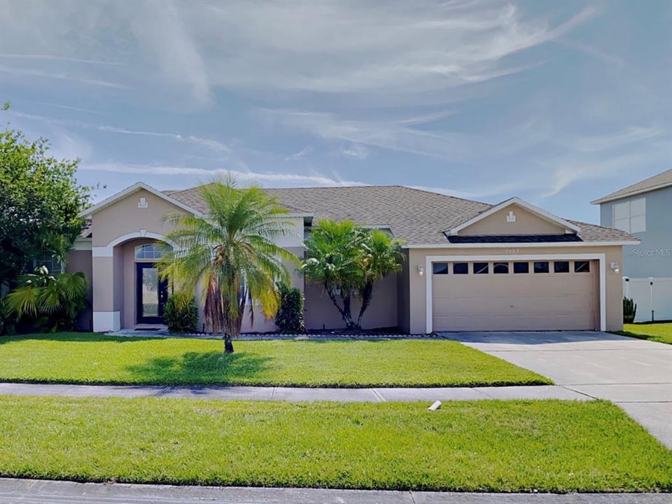 Recently Rented: $2,395 (4 beds, 2 baths, 2035 Square Feet)