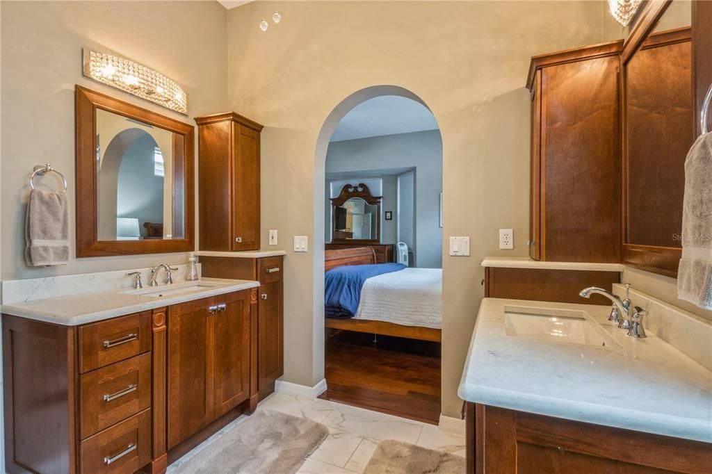 Недавно продано: $400,000 (3 спален, 2 ванн, 1804 Квадратных фут)