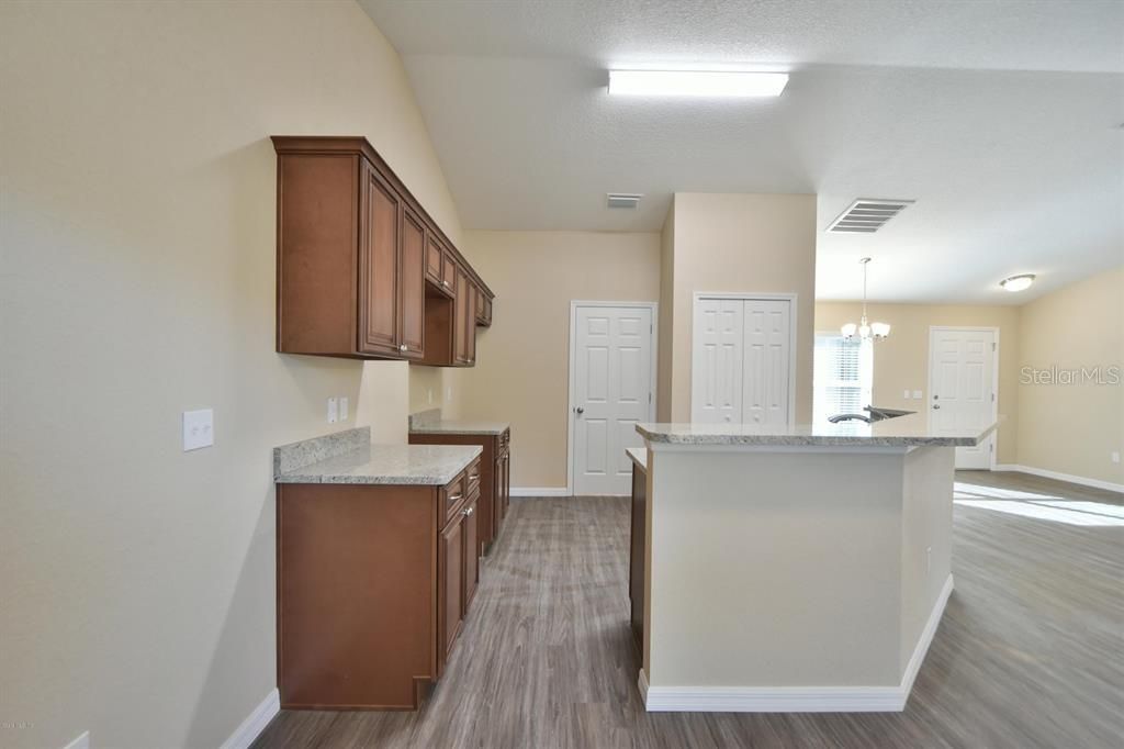 Recently Sold: $280,000 (3 beds, 2 baths, 1413 Square Feet)