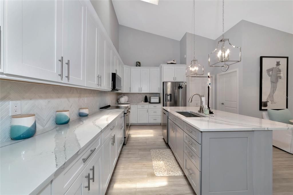 Recently Sold: $580,000 (2 beds, 2 baths, 2048 Square Feet)