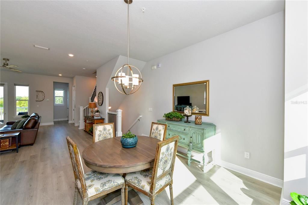 Recently Sold: $950,000 (3 beds, 3 baths, 2487 Square Feet)