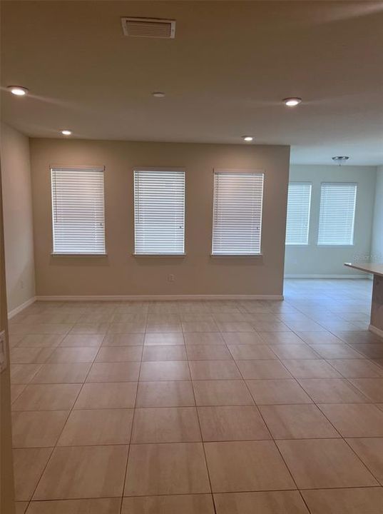 Recently Rented: $2,595 (3 beds, 2 baths, 1801 Square Feet)