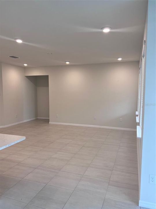 Recently Rented: $2,595 (3 beds, 2 baths, 1801 Square Feet)