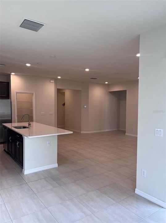 Recently Rented: $2,595 (3 beds, 2 baths, 1801 Square Feet)