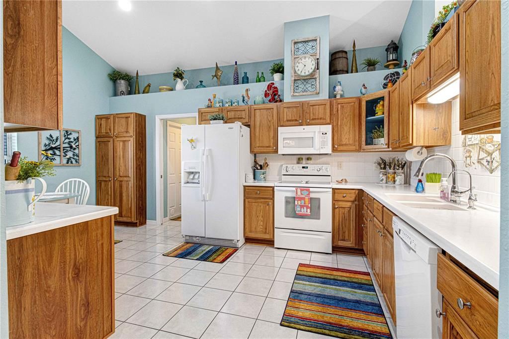 Recently Sold: $349,000 (2 beds, 2 baths, 1886 Square Feet)