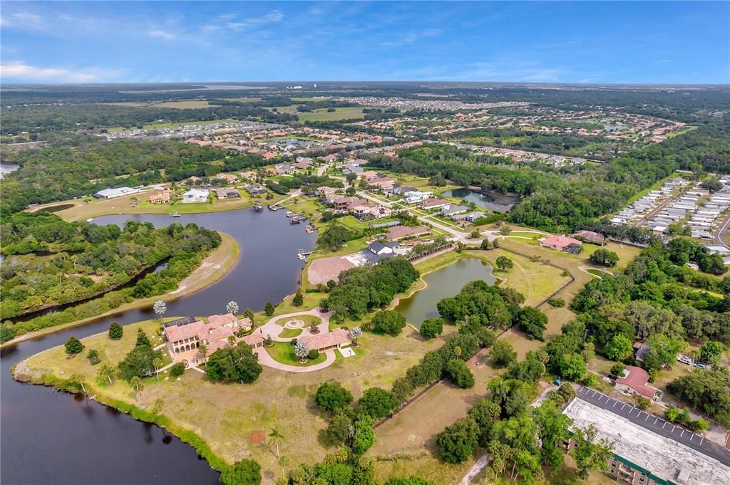 На продажу: $325,000 (2.98 acres)