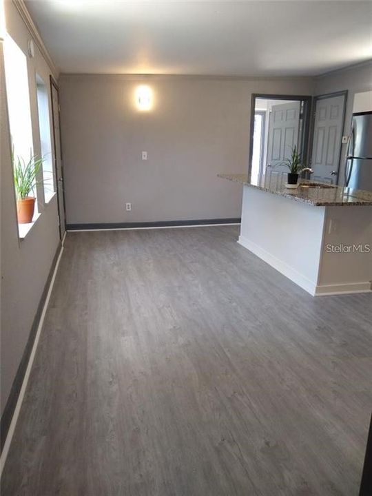 Recently Rented: $1,400 (2 beds, 1 baths, 725 Square Feet)