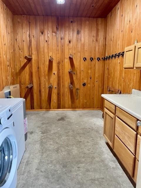 Barn Tack Room w/ Laundry Hookups