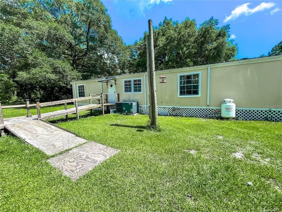 Recently Sold: $190,000 (3 beds, 2 baths, 1440 Square Feet)