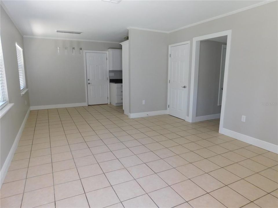 Recently Sold: $212,000 (2 beds, 1 baths, 875 Square Feet)