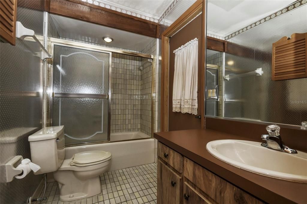 Недавно продано: $1,195,000 (4 спален, 2 ванн, 2299 Квадратных фут)