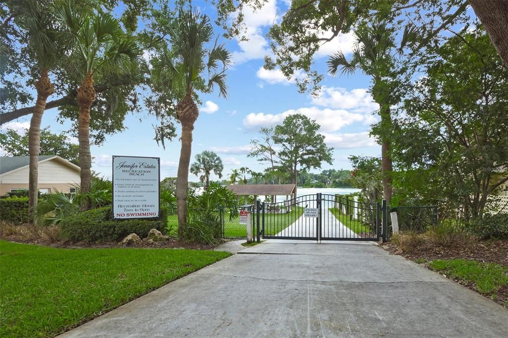 Recently Sold: $1,195,000 (4 beds, 2 baths, 2299 Square Feet)
