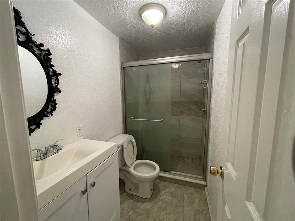 Full bathroom in guest bedroom 2