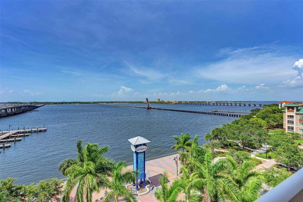 Recently Sold: $675,000 (2 beds, 2 baths, 2112 Square Feet)