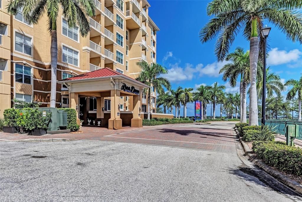 Recently Sold: $675,000 (2 beds, 2 baths, 2112 Square Feet)