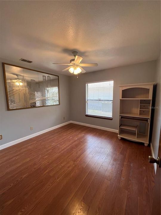 Recently Rented: $2,300 (3 beds, 2 baths, 1492 Square Feet)