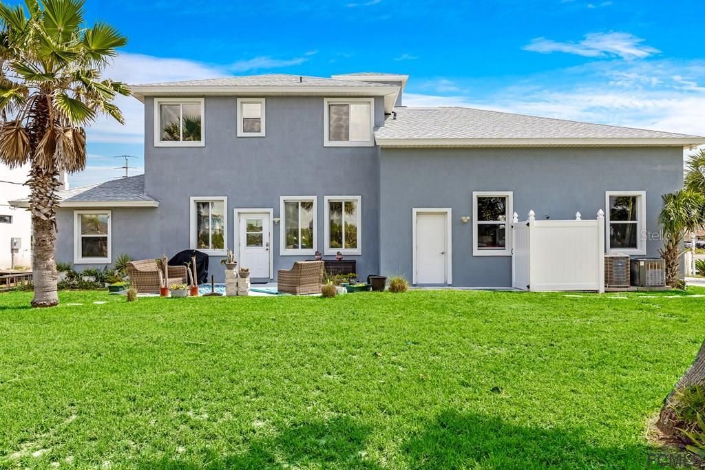 Recently Sold: $899,000 (3 beds, 2 baths, 2281 Square Feet)